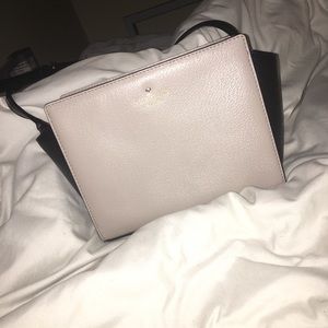 Hello! this is a kate spades body crossover